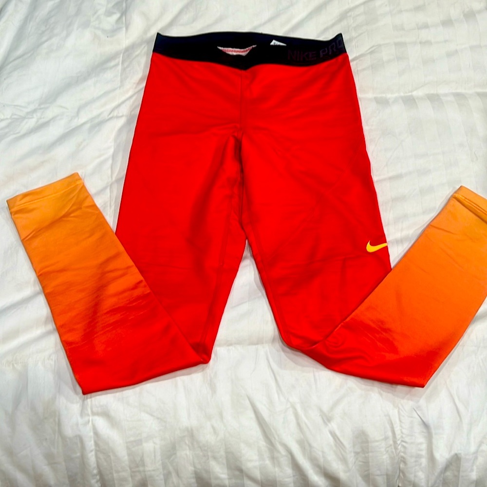 Nike Pro HyperWarm leggings size Medium